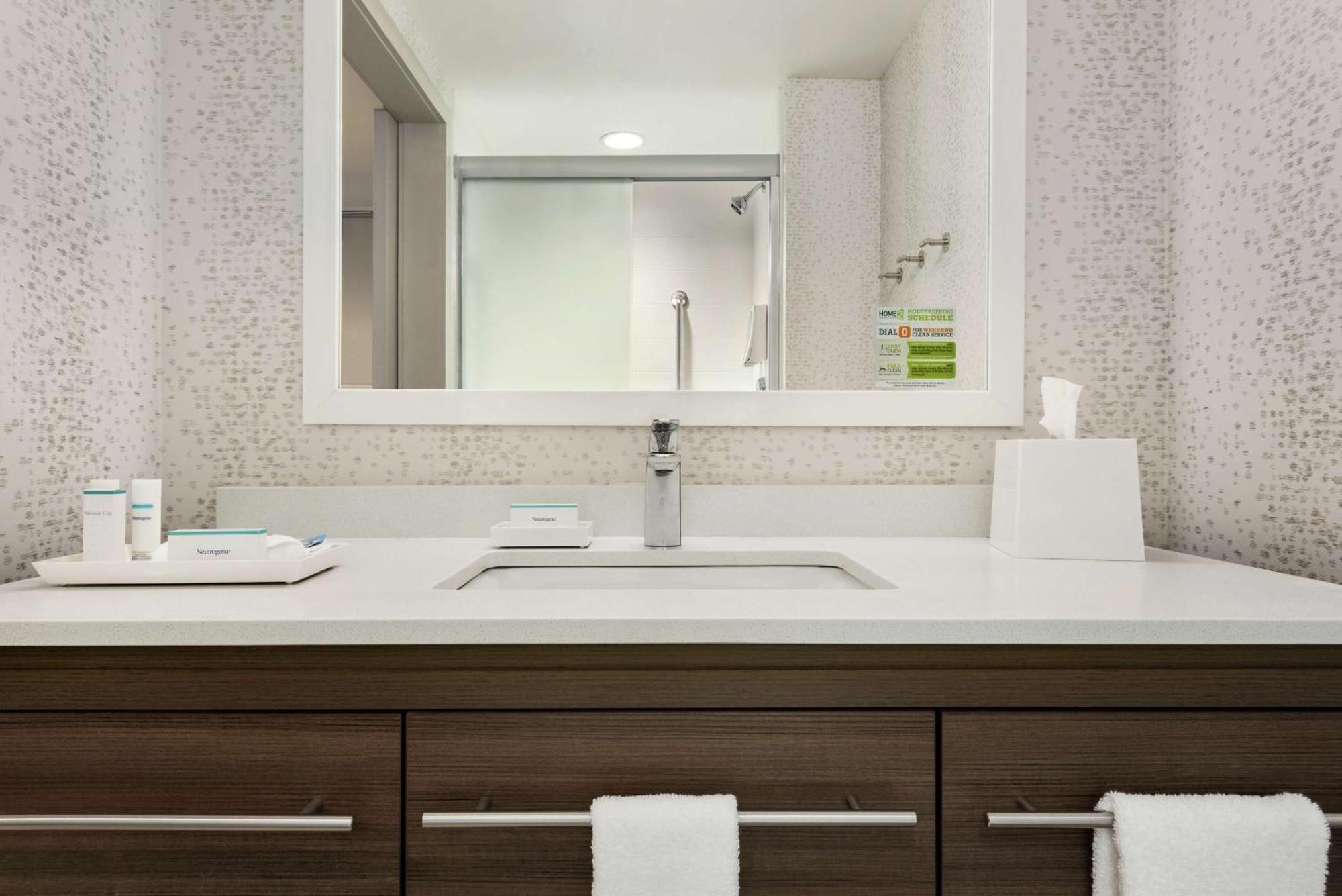 Home2 Suites By Hilton Brooklyn Park Minneapolis Экстерьер фото